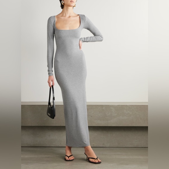 soft lounge long sleeve dress heather grey Bebe Women's Long Sleeve V-Neck Midi Sweater Dress, Size Medium in Gray Viscose